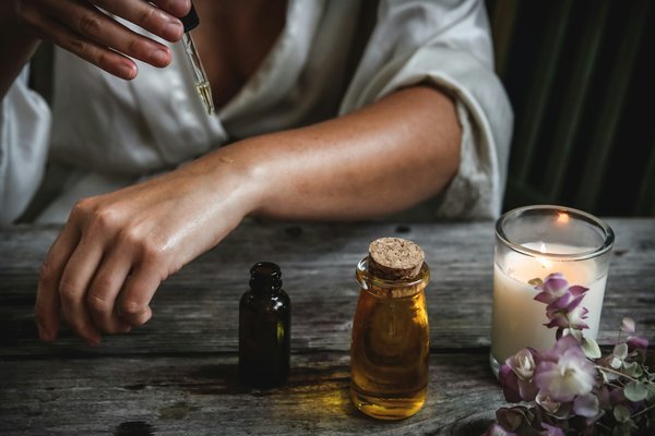 Quels sont les bienfaits de l'huile d'argan pour les ongles et comment l'appliquer ?